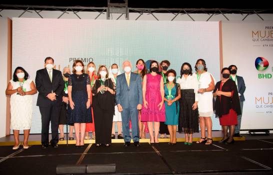 mujeres-que-cambian-el-mundo-4_17556992_20211103155717